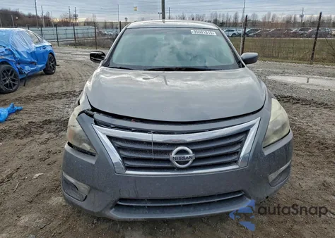 2015 Nissan Altima 2.5 z USA, uszkodzony, nr VIN 1N4AL3AP8FC232755